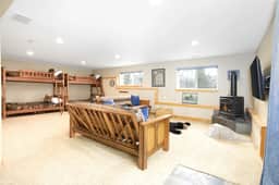 Glacial boulder cabin with panoramic mountain view - Image 4