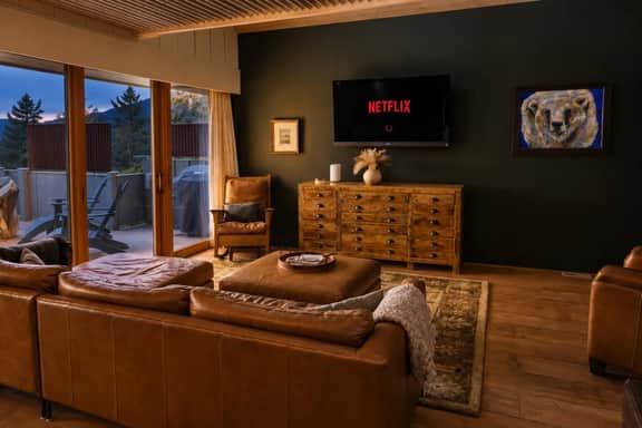 Downtown luxury retreat, Lake and MTN views, Yoga - Image 3