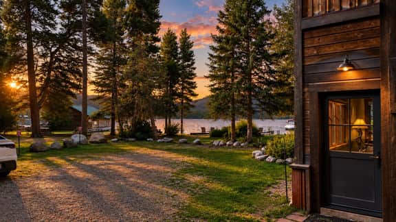 Lakeside luxury mountain getaway - Image 2